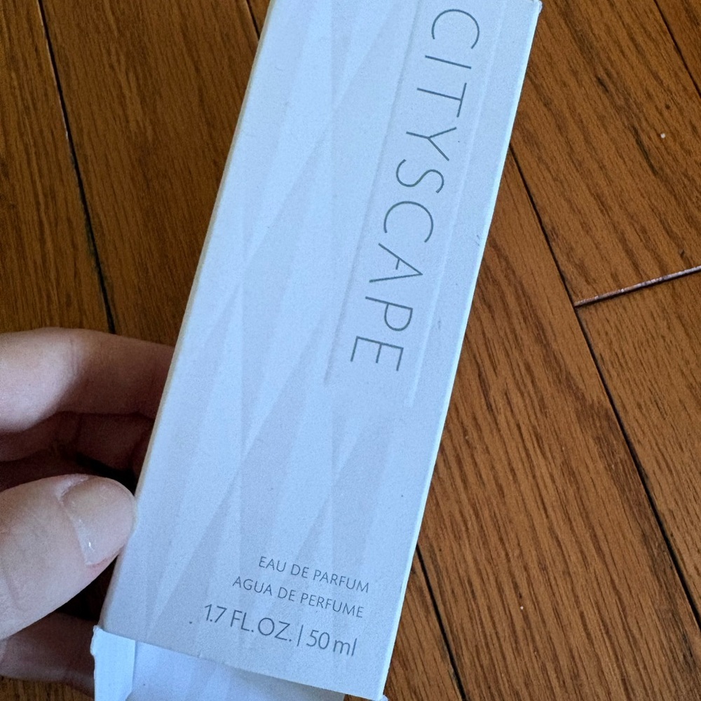 Mary Kay Cityscape Perfume, 1.7 fl. Oz. - Picture 3 of 5